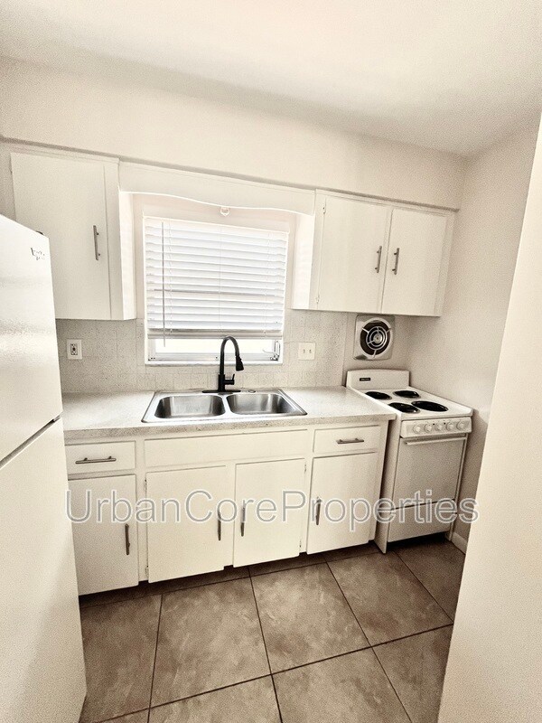 Photo - 321 24th Ave N Unit #8