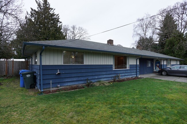 Photo - 1005 119th St S