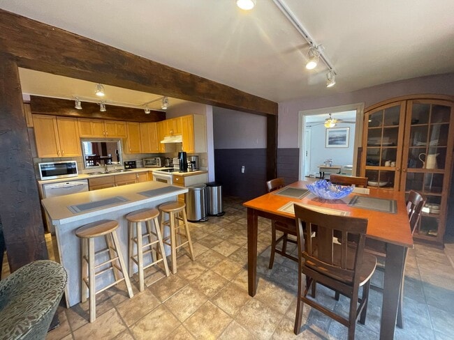 Photo - 182 Division St Unit Lower