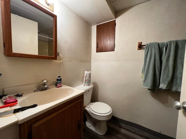 Photo - 614 1/2 N Gilbert St-