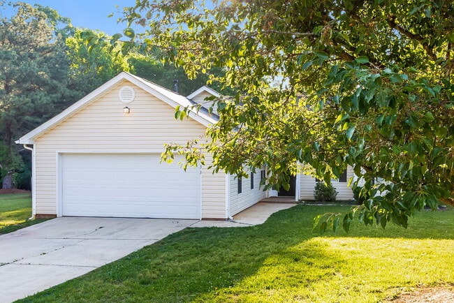 Photo - 2133 Millstone Ln