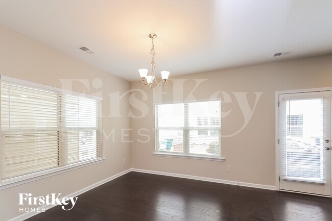 Photo - 703 Barberry Dr