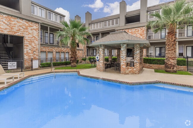 Building Photo - Winwood Club Rental