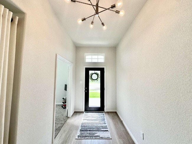 Photo - Charming 4-Bedroom Retreat with Granite Accents & Hardwood Elegance in Alvin!