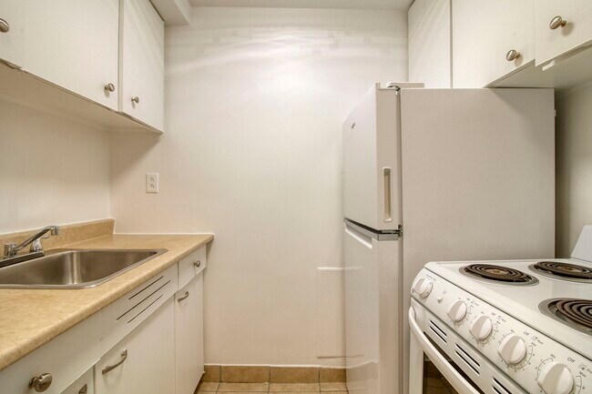 Building Photo - 3455 Rue Aylmer Unit 809