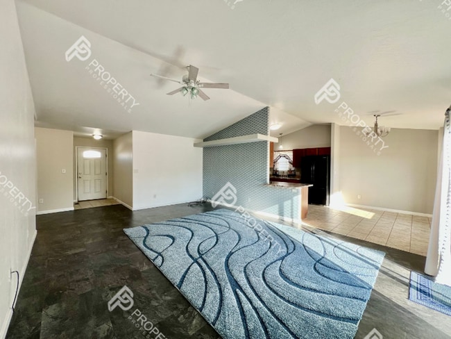 Photo - 358 Grullo Ln