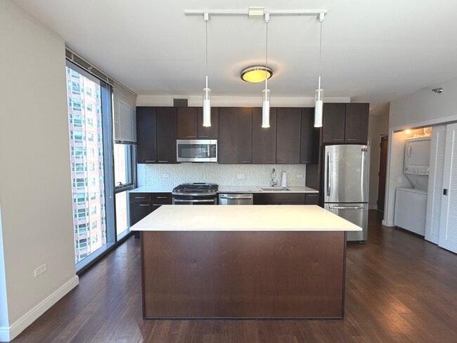 Photo - 845 N State St Unidad 902