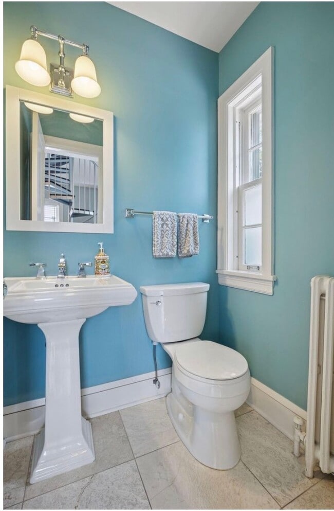 Photo - 1785 Dupont Ave S Unit 3 bedroom Rooftop Deck,Near Downtown