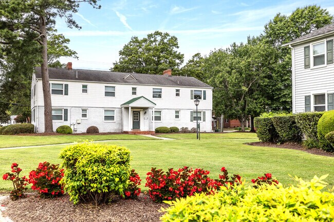 Photo - Sterling Oaks Apartments