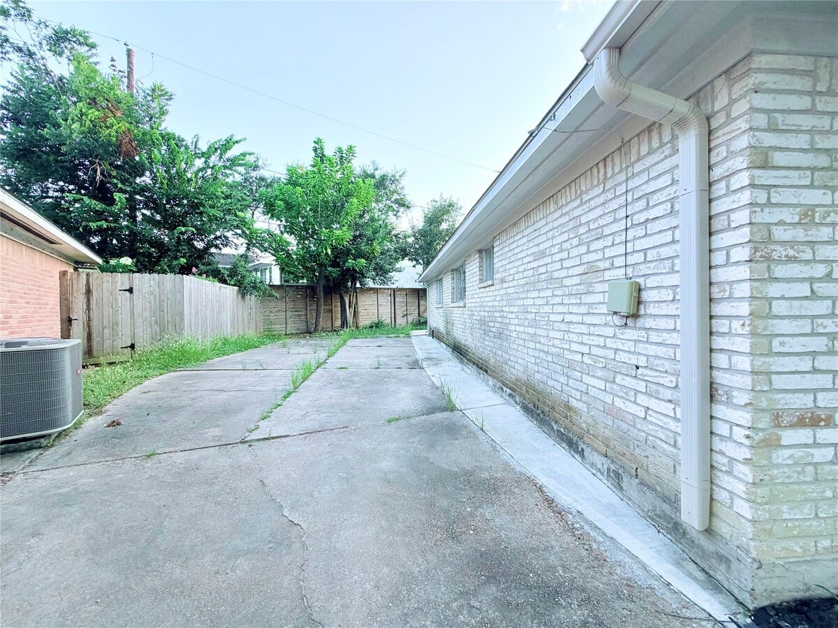 Photo - 7315 Housman Unidad B