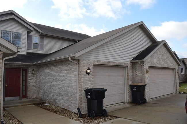 Building Photo - 397 Country Clover Dr Unit 397