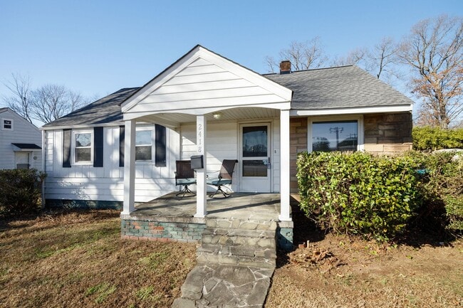 Photo - Charming 3 Bedroom Rancher in Lakeside