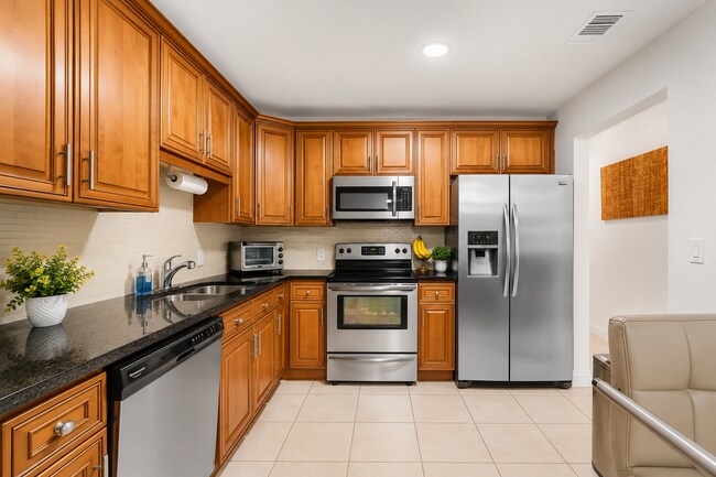 Photo - 795 SE 17th St