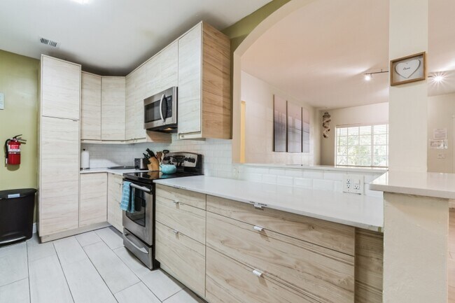 Photo - 1601 Adams St