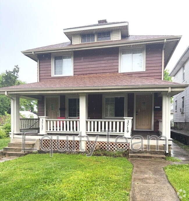 Building Photo - 3719 E 3rd St Rental
