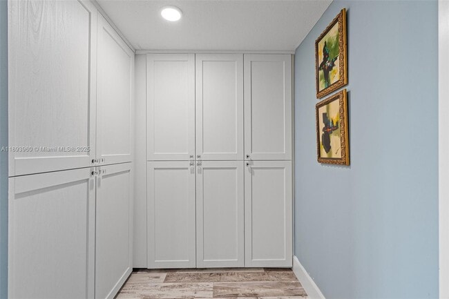 Photo - 1401 N Riverside Dr Unit 604