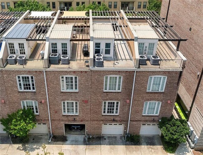 Photo - 422 Bill Kennedy Wy SE