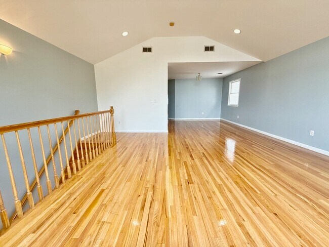Photo - 318 Linden Ave Unit 2