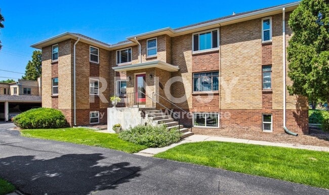 Building Photo - 1535 Hudson St