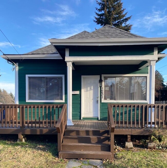 Charming Central Tacoma Home- Pet Friendly! - Charming Central Tacoma Home- Pet Friendly!