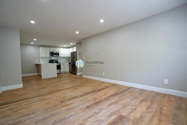 Photo - 975 Fellsway Condo Unit 11