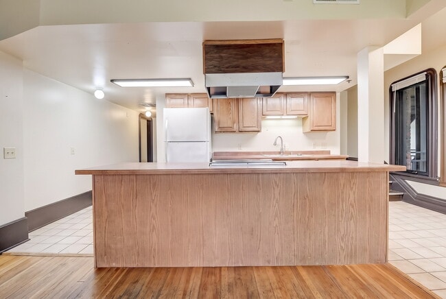 Photo - 212 W Gorham St