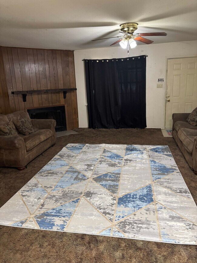 Photo - 205 Hummingbird Ln