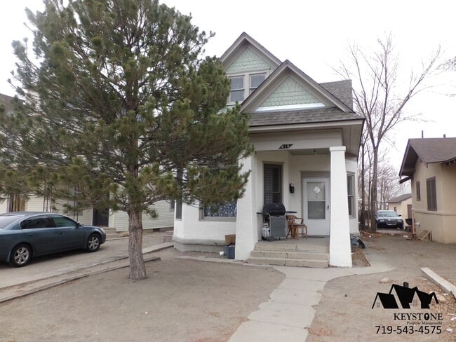 Building Photo - $400 Off Move In Special! Centrally Located 2nd Floor Apartment with 1 Bedroom/1 Bathroom - $800... Unit #2