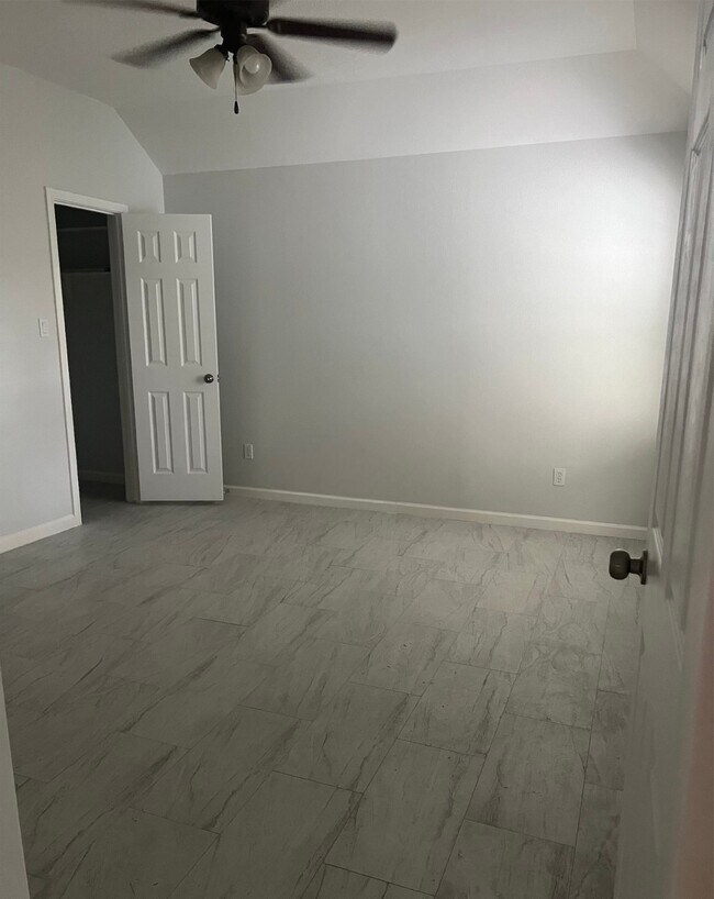 Photo - 4529 Galesburg St