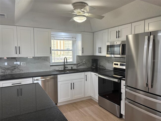 Photo - 4725 Cove Cir Unit 405