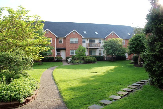 Charleston Center Village Apartments - Charleston Center Village Apartments