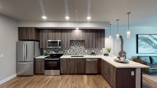 Capitol Towers - Luxury Midrise