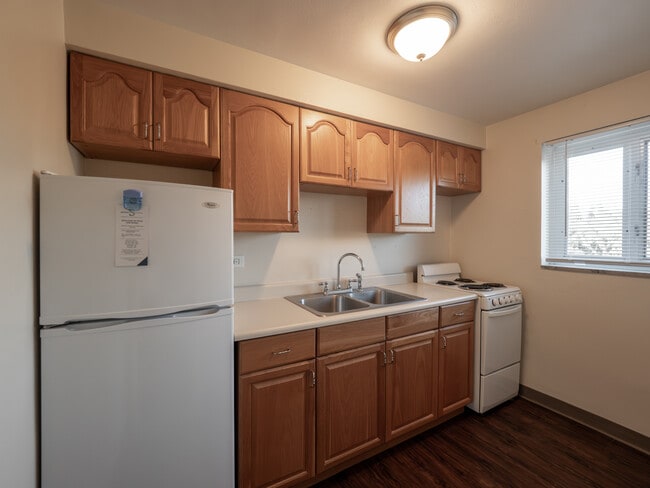 Apartment 51 - Perry Manor Apartments