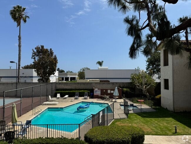Building Photo - 7735 Newman Ave Unit Newman #206 Rental