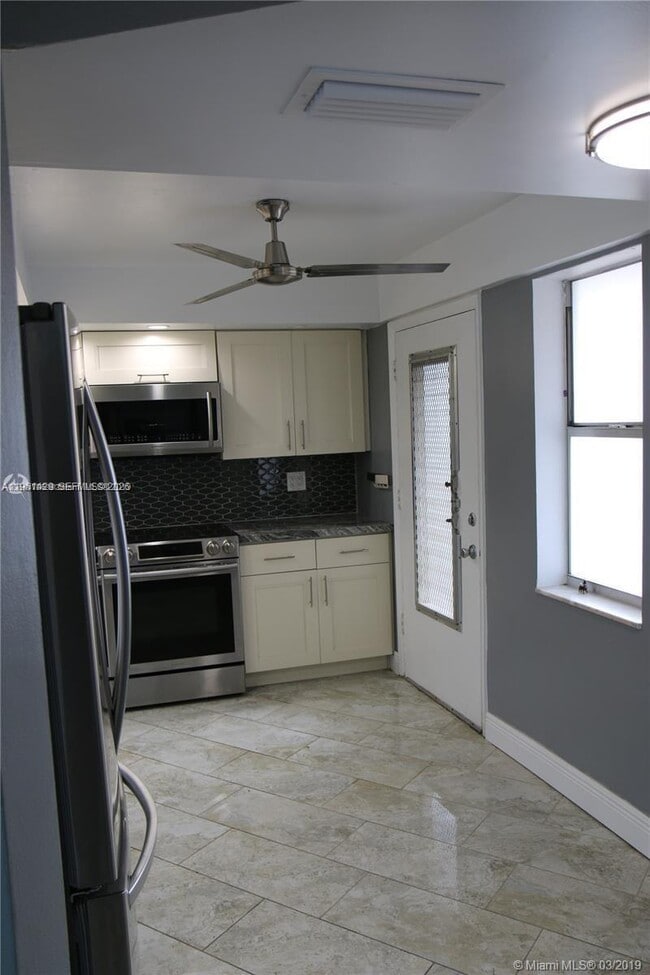 Photo - 1401 NE 191st St Unit D217