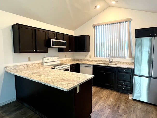 Photo - Spacious Updated 3 Bed/2 Bath in Excellent Peoria Location