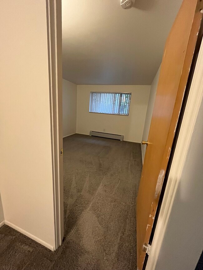 Un dormitorio - 926 N Marion St Unidad 2C