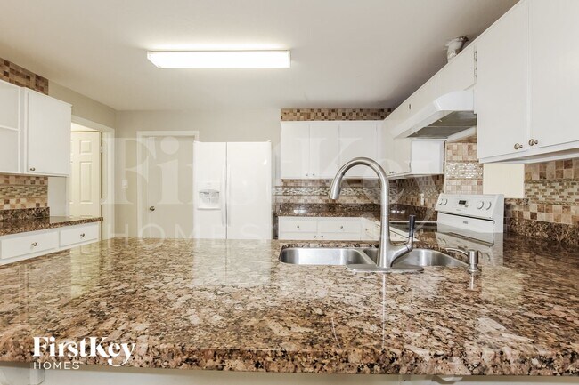 Photo - 2126 W San Miguel Ave