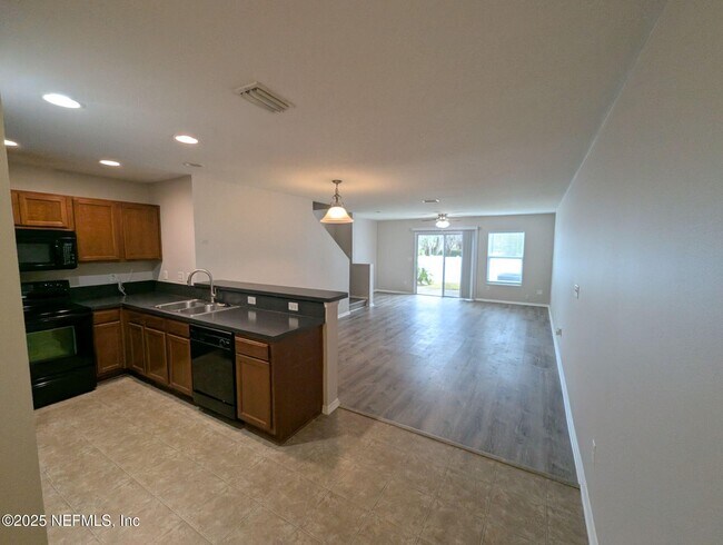 Photo - 277 Michelangelo Pl