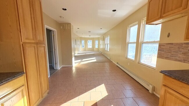 Photo - 211 Lincoln St Apartment Unit 2