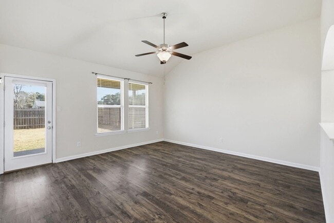 Photo - 284 Pipers Ln