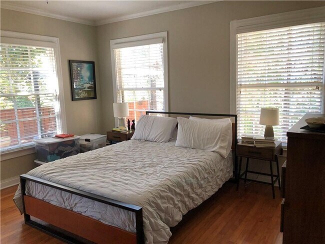 Photo - 2920 Windsor Rd Unit B