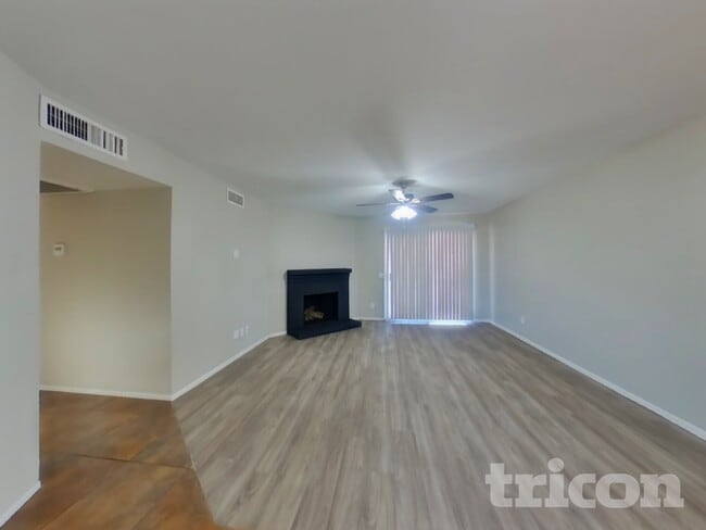 Photo - 570 W Myrna Ln