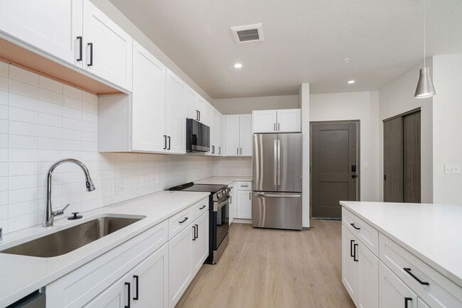 The Vistas Apartments at Beacon Hill
