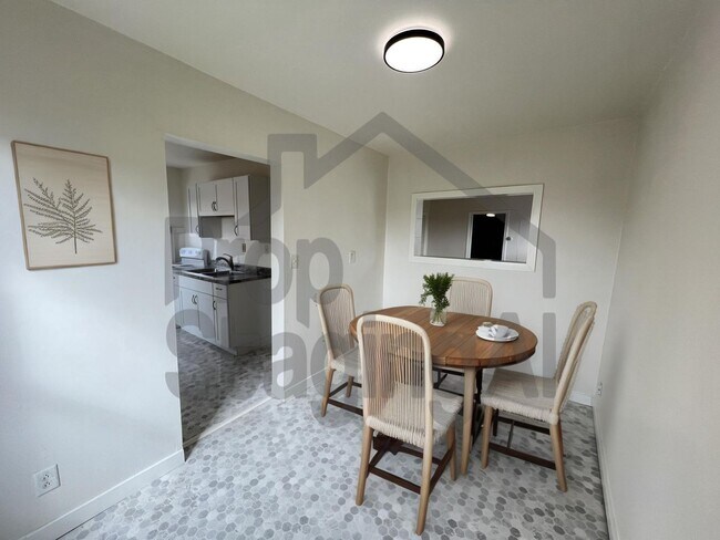 Photo - 421 Cumming Ave Unit 421 Cumming Ave - 2