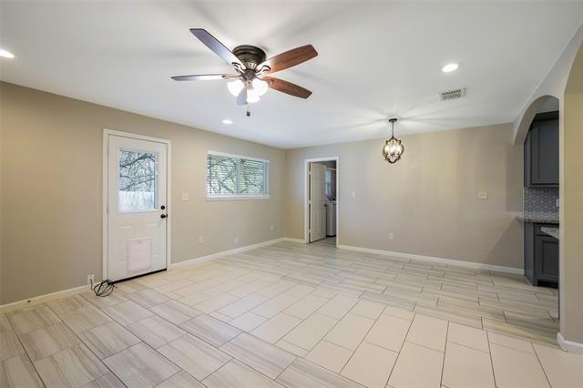 Photo - 1240 Carla St