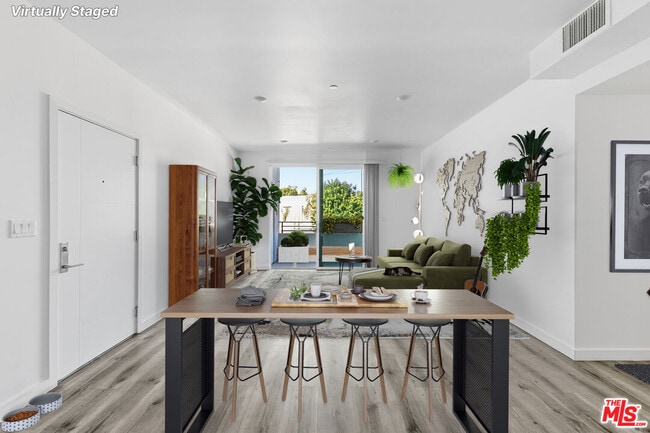 Photo - 11408 Sarah St Unit 301