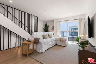 Photo - 621 1/2 North Mariposa Avenue, Los Angeles, CA 90004 - 3 BR 4 BA house