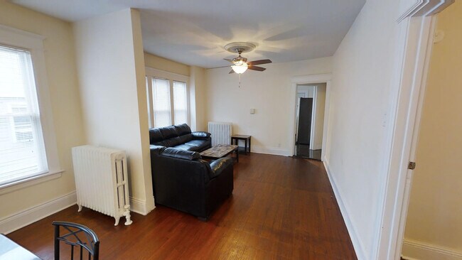 Photo - 1420 E Genesee St Unit 1