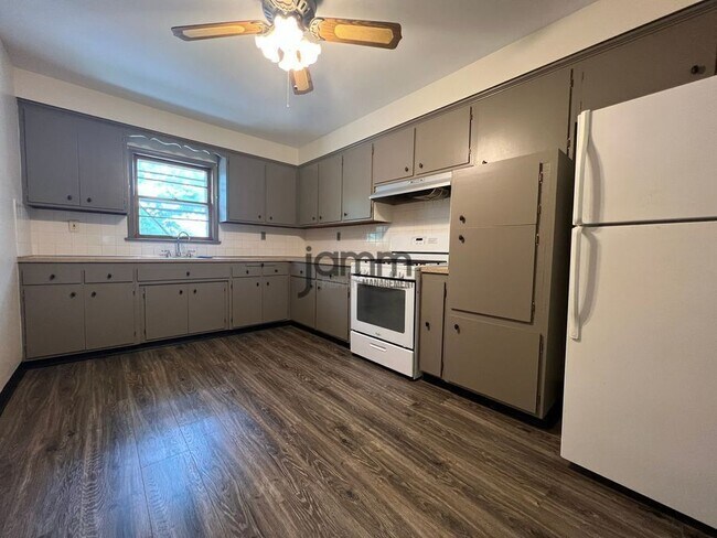 Photo - 26200 Lakeshore Blvd Unit #2